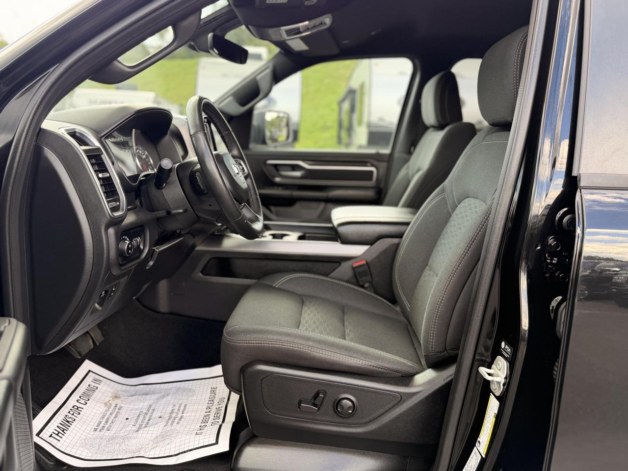 RAM 1500 Big Horn Crew Cab SWB 4WD 2025
