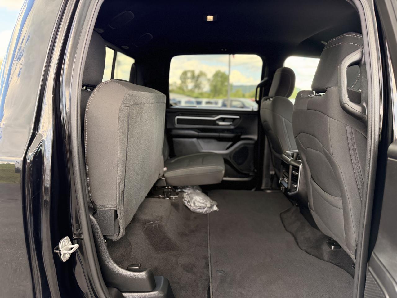 RAM 1500 Big Horn Crew Cab SWB 4WD 2025