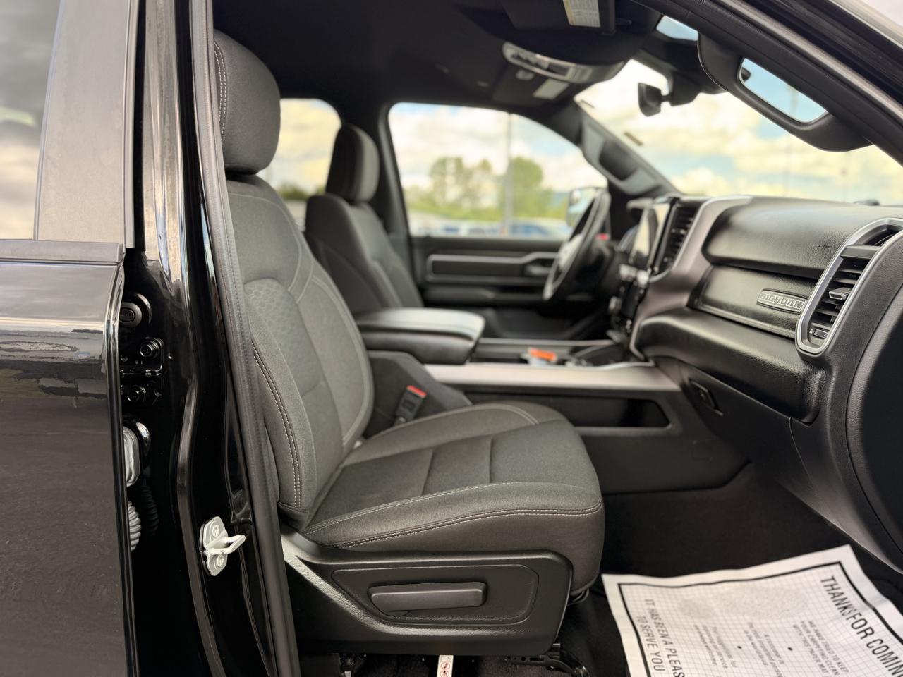 RAM 1500 Big Horn Crew Cab SWB 4WD 2025