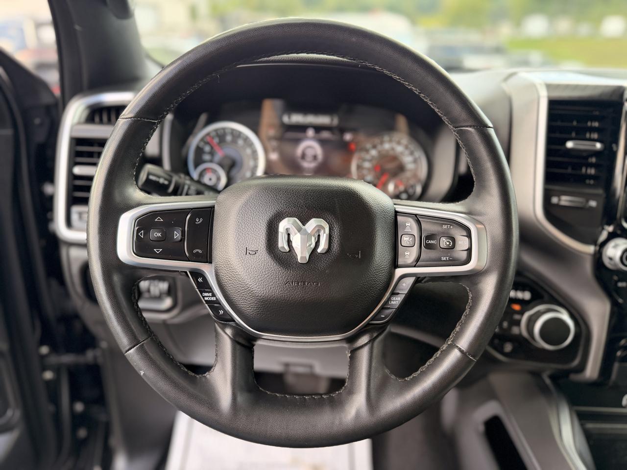 RAM 1500 Big Horn Crew Cab SWB 4WD 2025