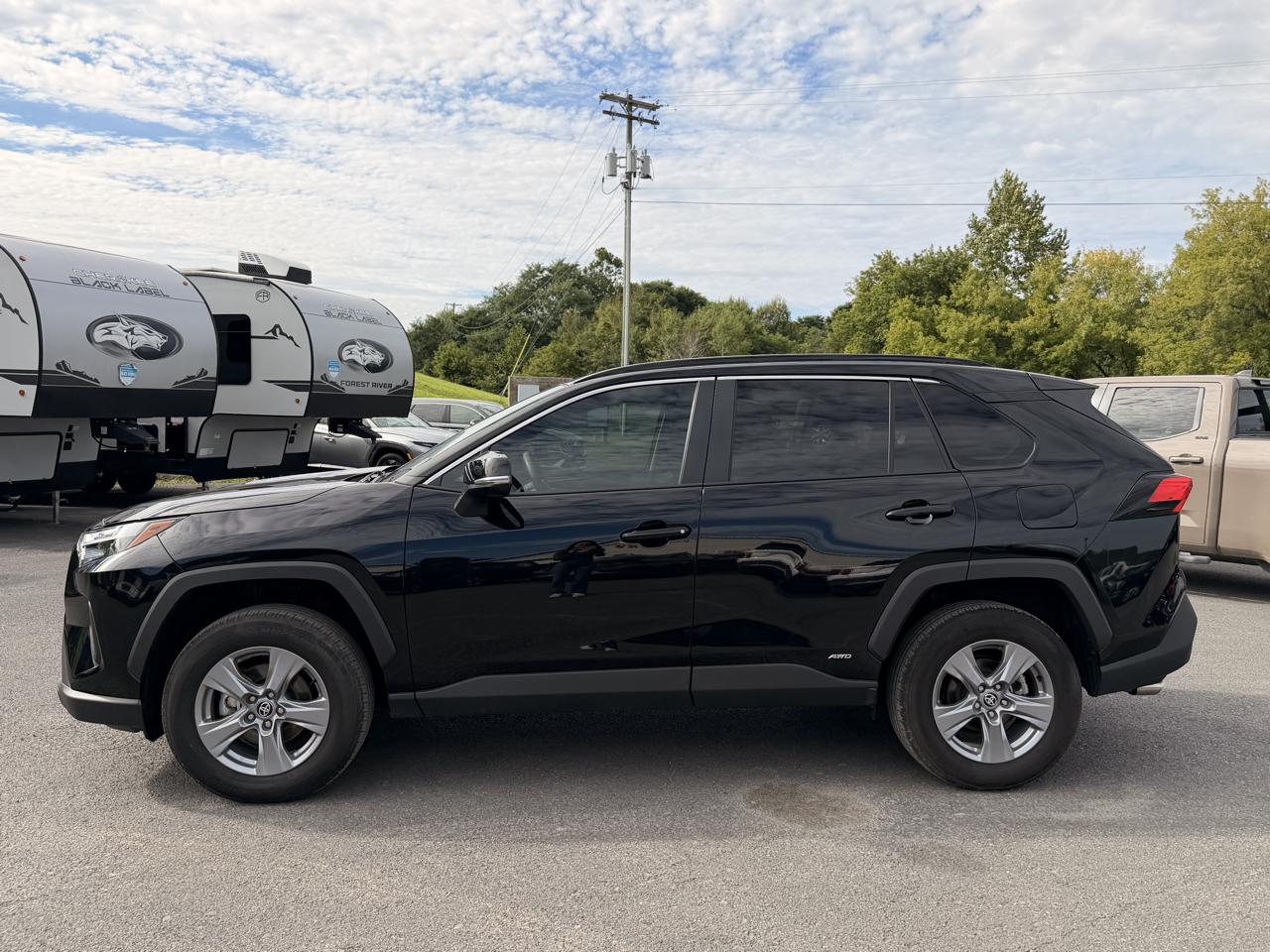 Toyota RAV4 Hybrid XLE 2025