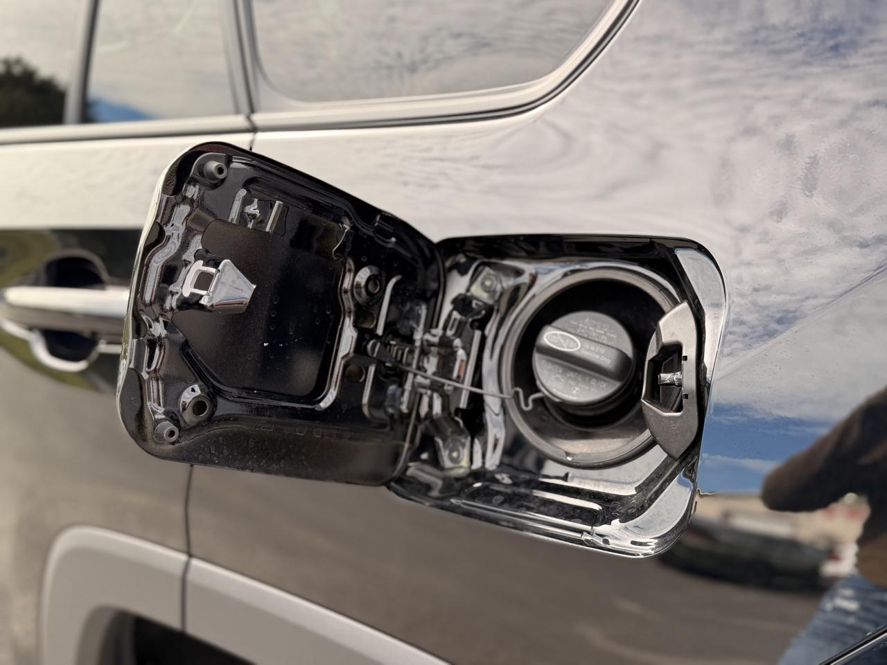 Toyota RAV4 Hybrid XLE 2025
