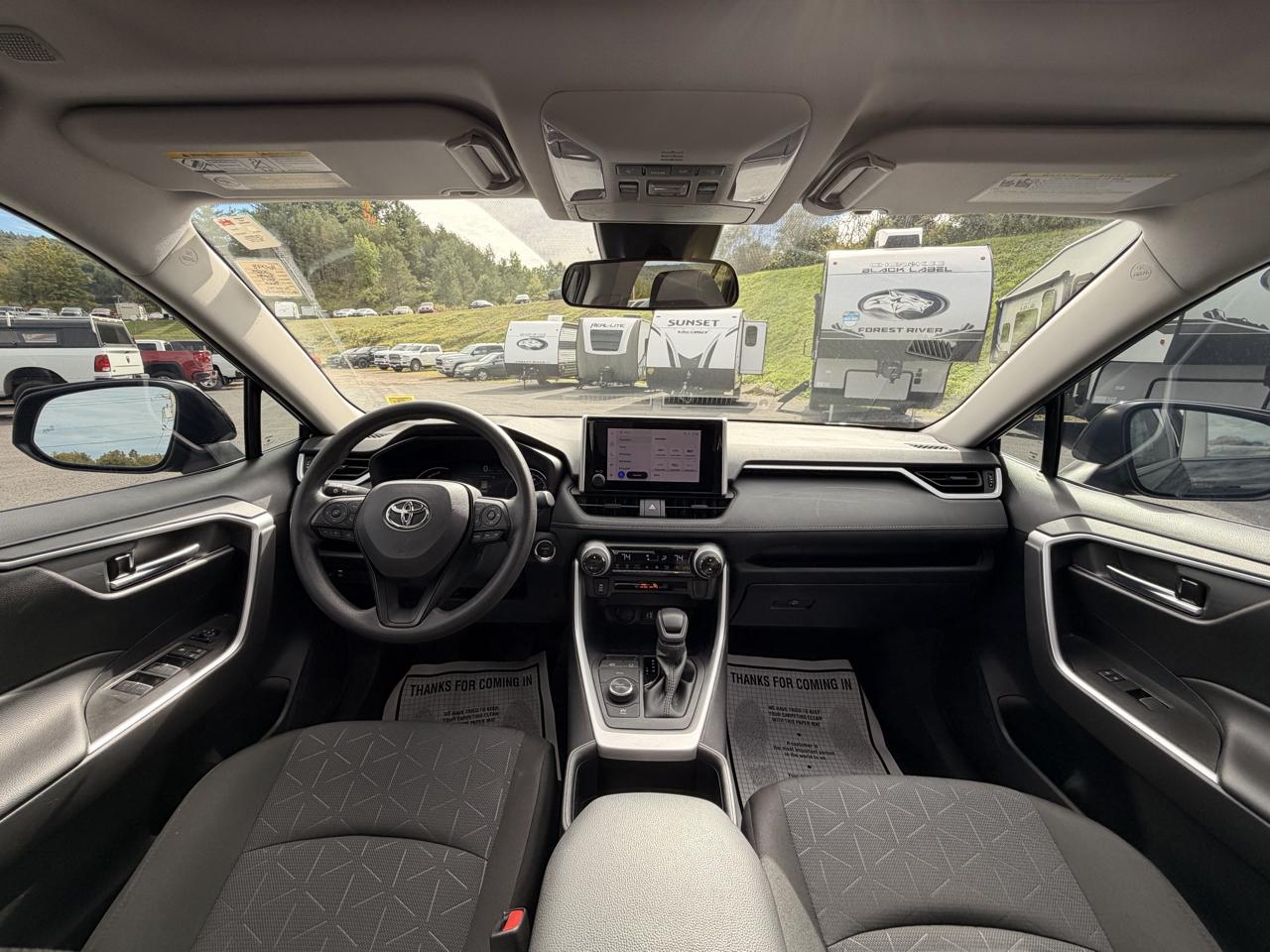 Toyota RAV4 Hybrid XLE 2025