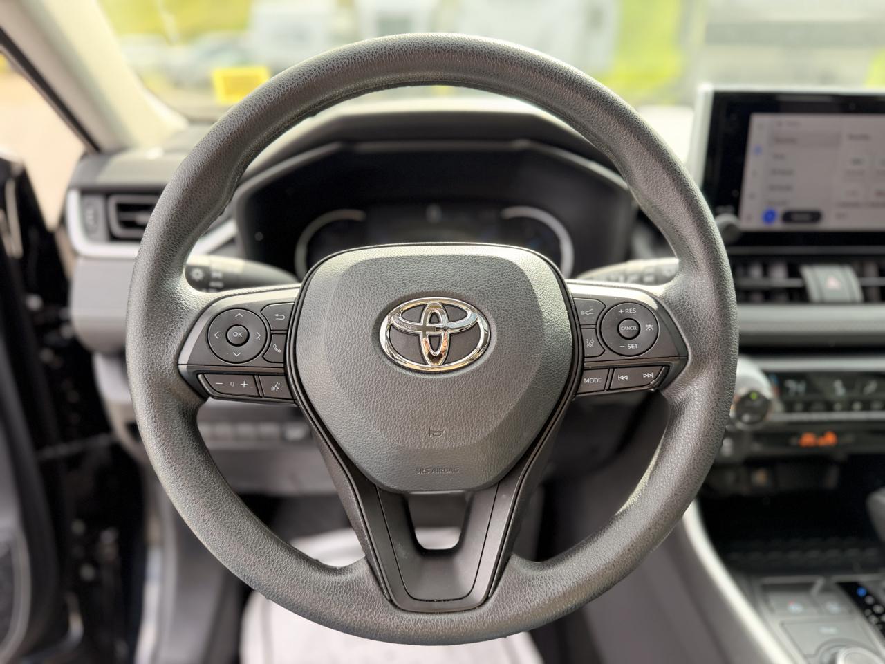 Toyota RAV4 Hybrid XLE 2025