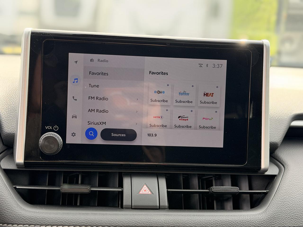 Toyota RAV4 Hybrid XLE 2025