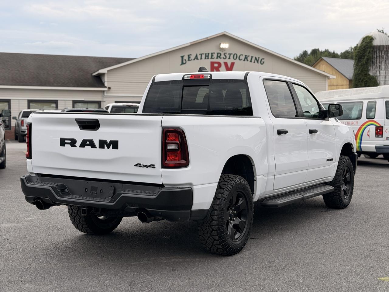 RAM 1500 Tradesman Crew Cab SWB 4WD 2025