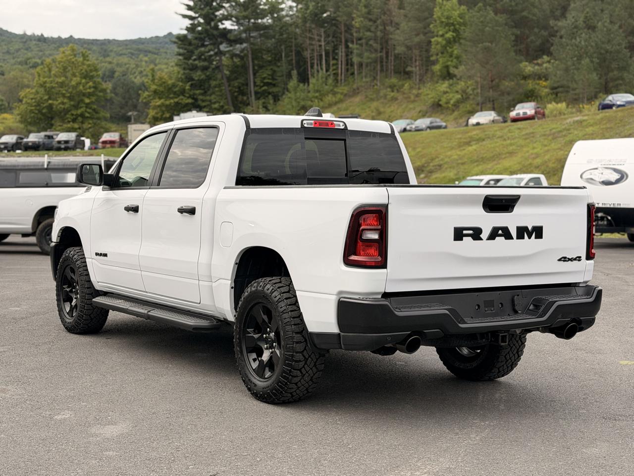 RAM 1500 Tradesman Crew Cab SWB 4WD 2025