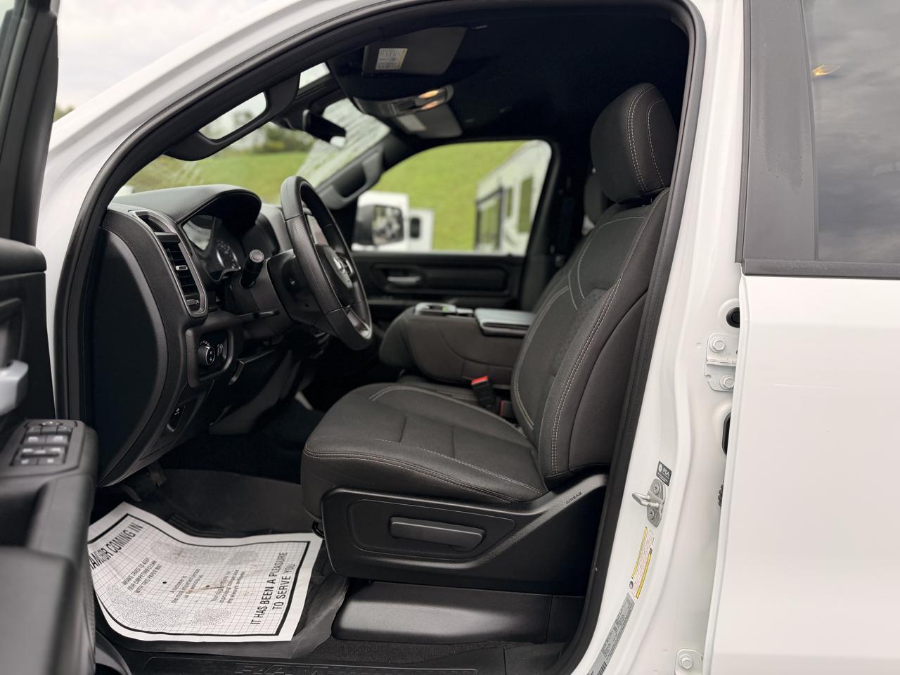 RAM 1500 Tradesman Crew Cab SWB 4WD 2025