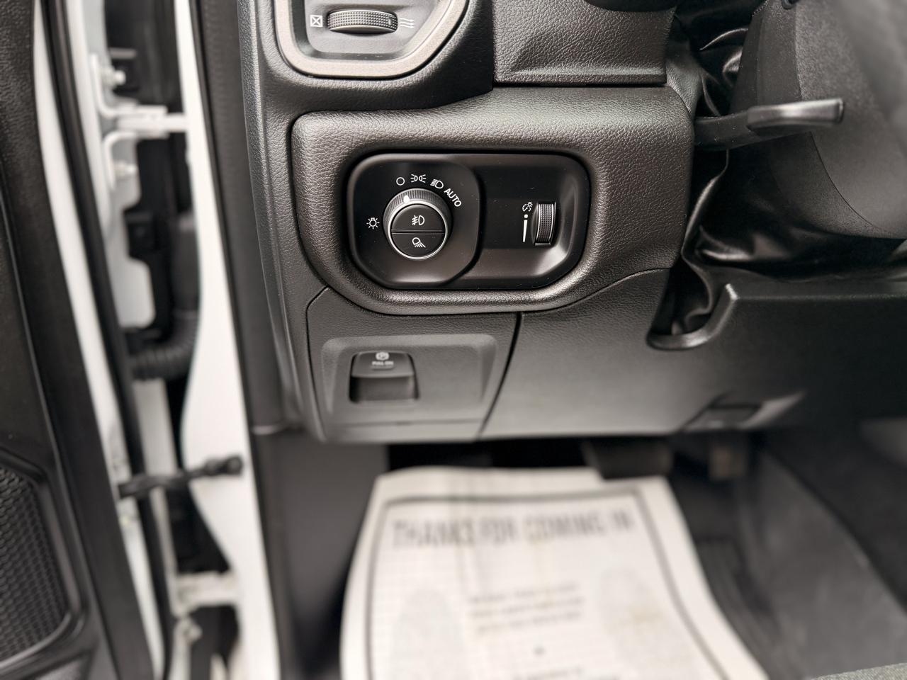 RAM 1500 Tradesman Crew Cab SWB 4WD 2025