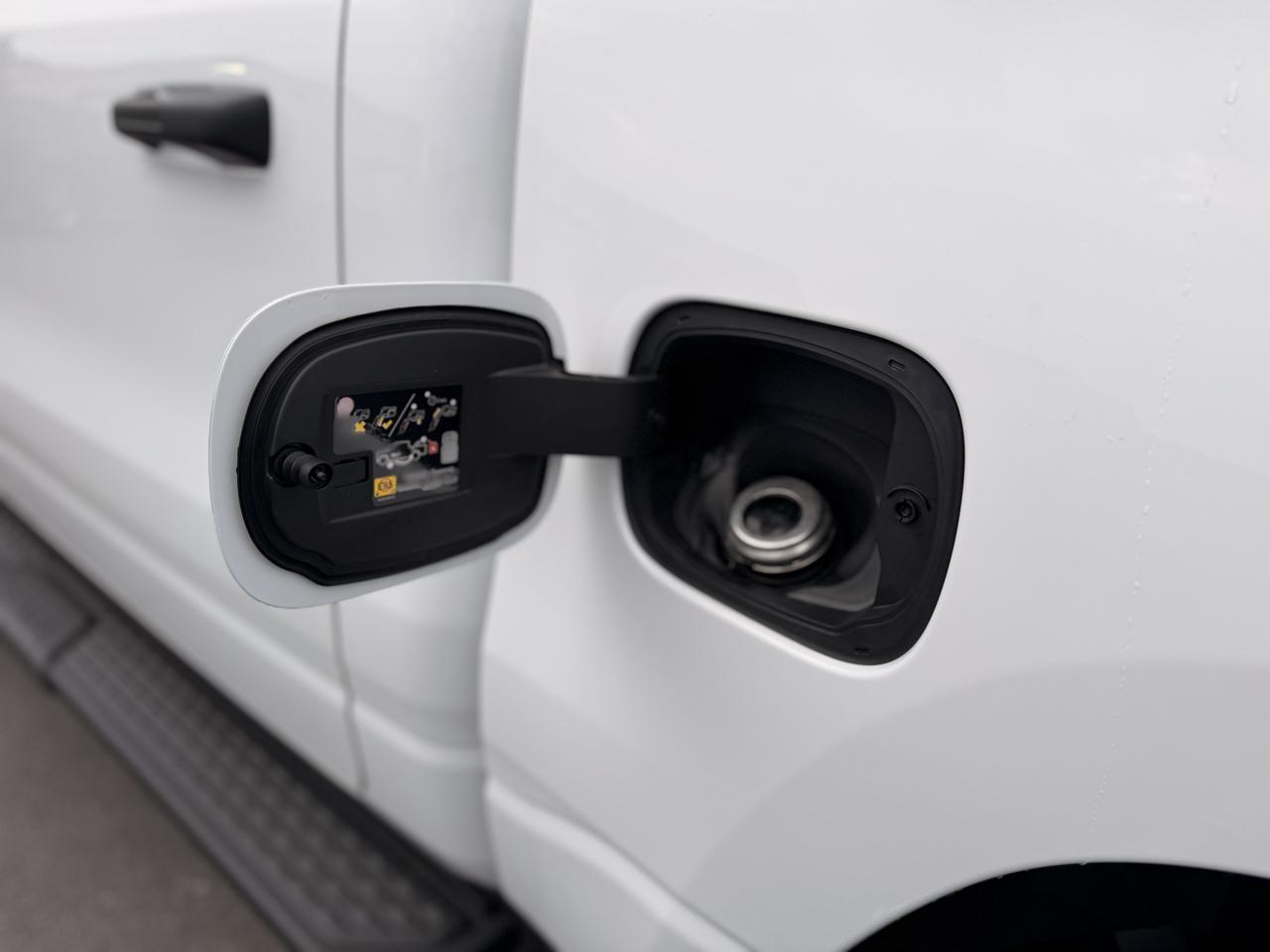 RAM 1500 Tradesman Crew Cab SWB 4WD 2025