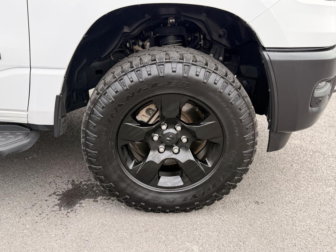 RAM 1500 Tradesman Crew Cab SWB 4WD 2025