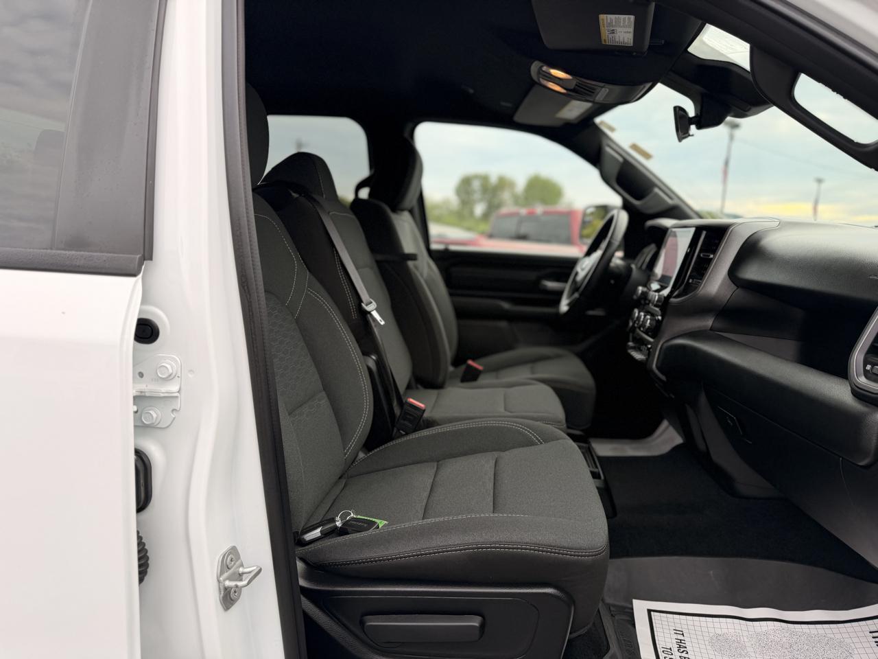 RAM 1500 Tradesman Crew Cab SWB 4WD 2025