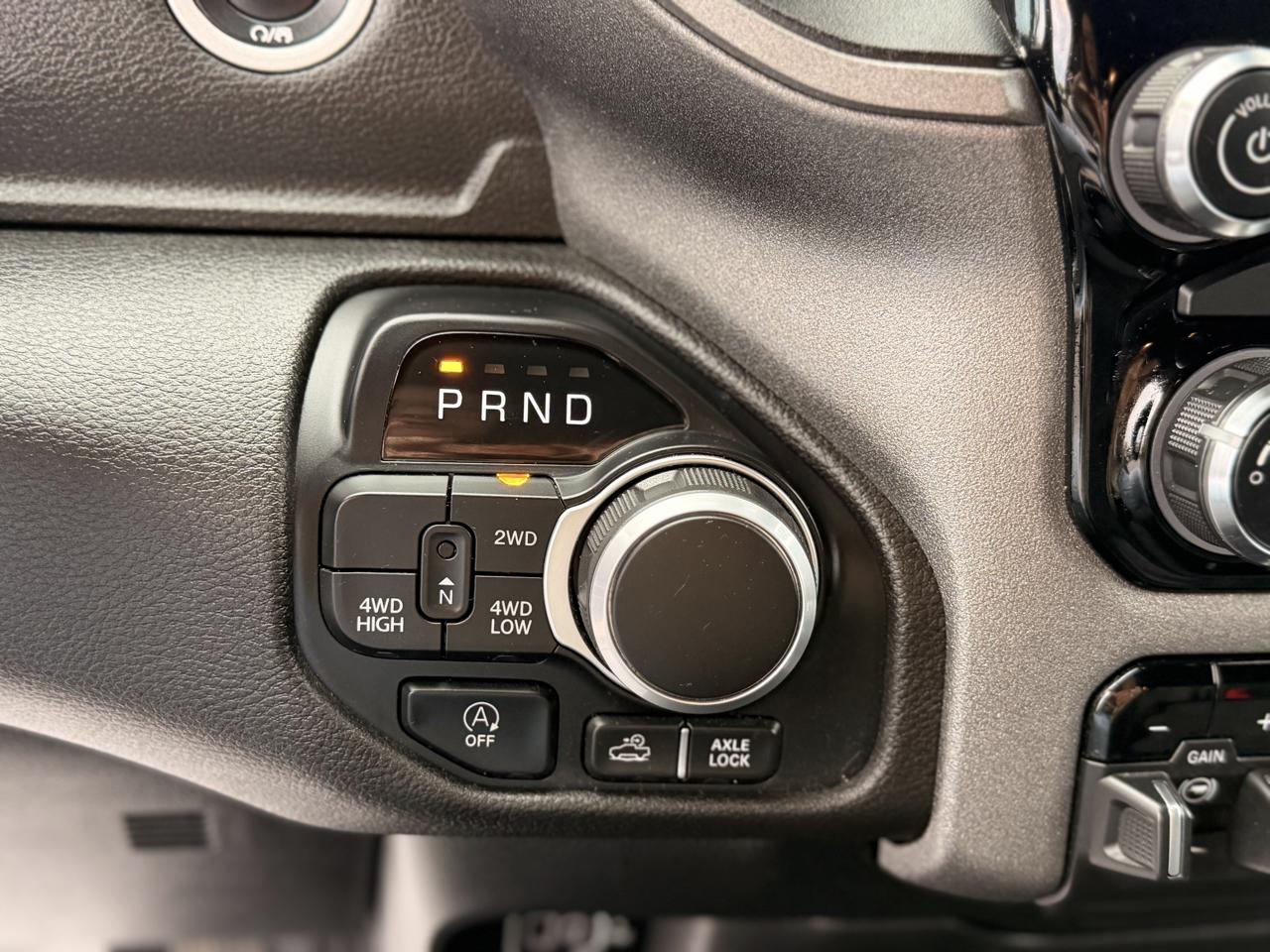RAM 1500 Tradesman Crew Cab SWB 4WD 2025