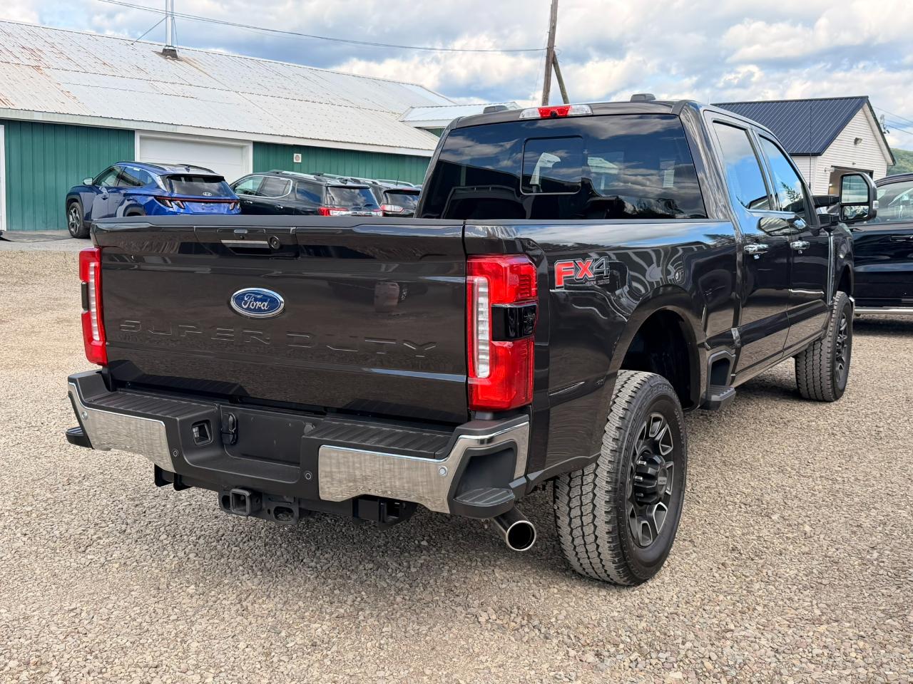 Ford F-250 SD Lariat Crew Cab 4WD 2024