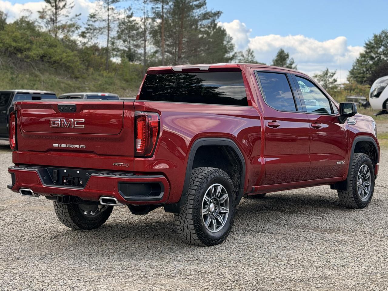 GMC Sierra 1500 AT4 Crew Cab 4WD 2026