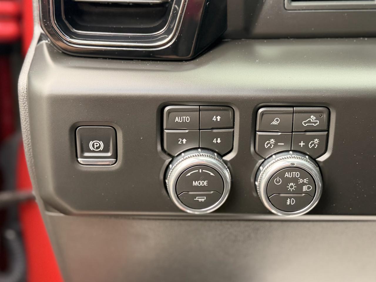 GMC Sierra 1500 AT4 Crew Cab 4WD 2026