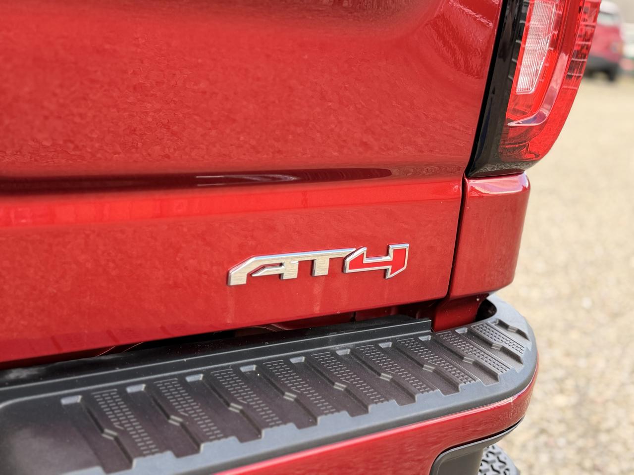 GMC Sierra 1500 AT4 Crew Cab 4WD 2026
