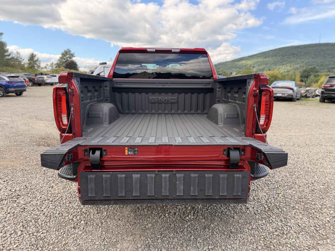 GMC Sierra 1500 AT4 Crew Cab 4WD 2026