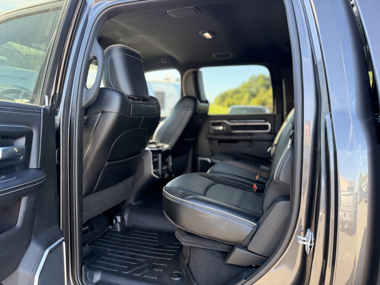 RAM 2500 Laramie Crew Cab SWB 4WD 2023