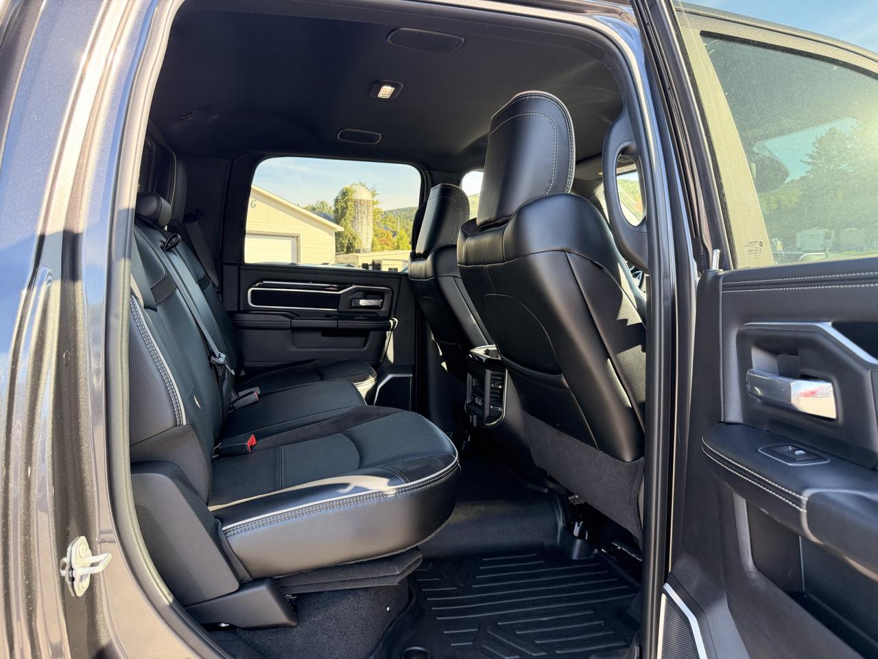 RAM 2500 Laramie Crew Cab SWB 4WD 2023
