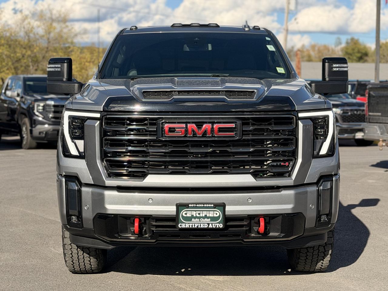 GMC Sierra 2500HD AT4 Crew Cab 4WD 2024