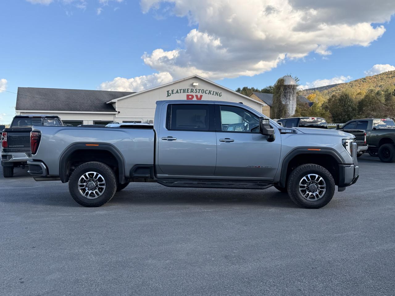 GMC Sierra 2500HD AT4 Crew Cab 4WD 2024
