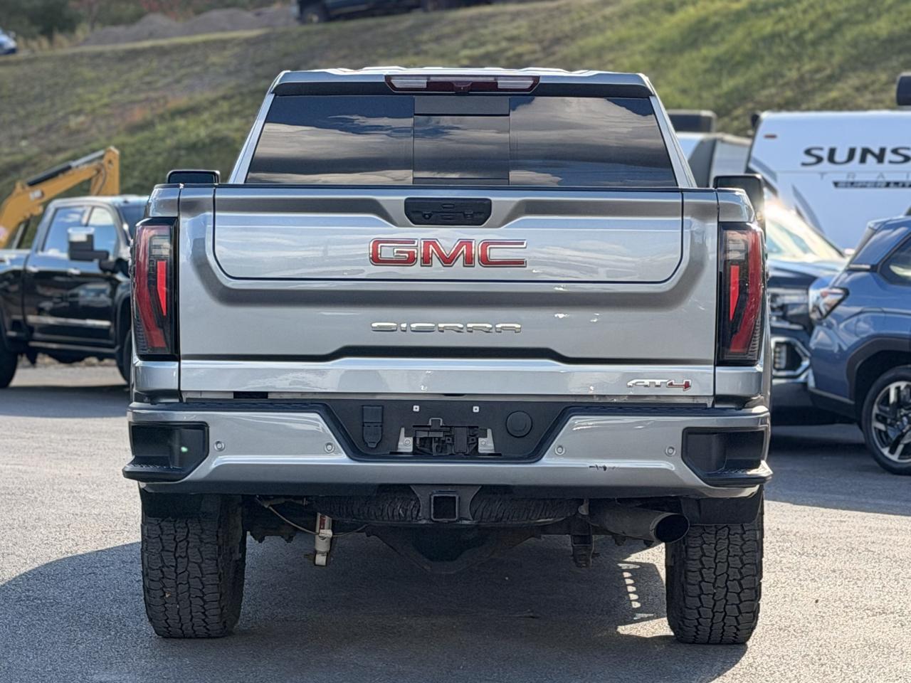 GMC Sierra 2500HD AT4 Crew Cab 4WD 2024