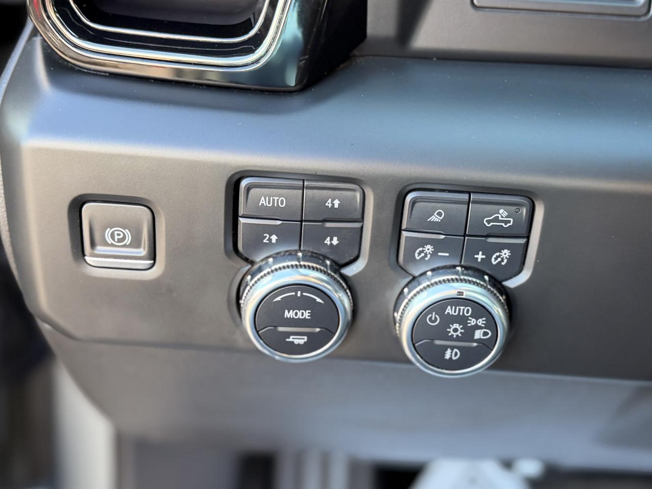 GMC Sierra 2500HD AT4 Crew Cab 4WD 2024