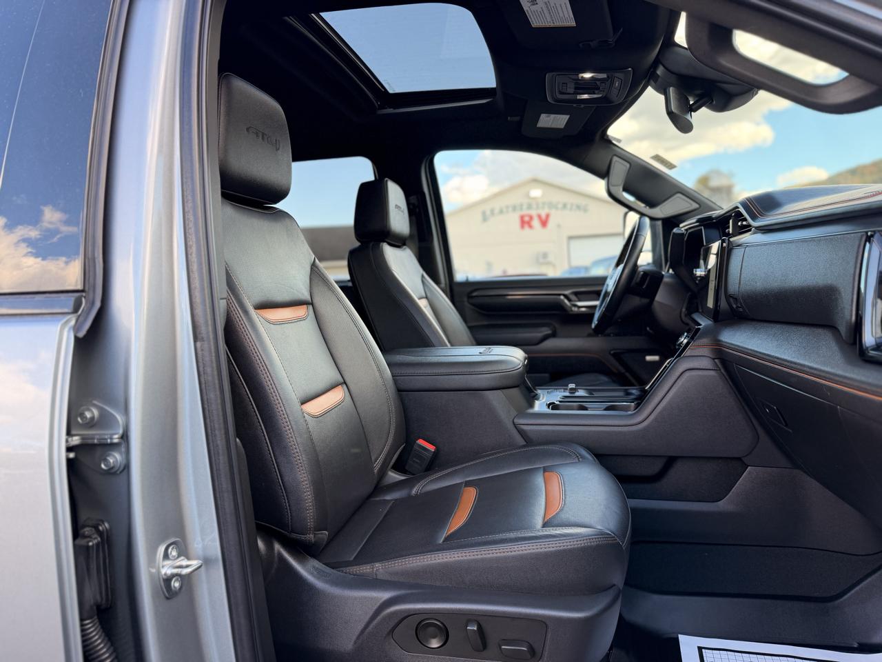 GMC Sierra 2500HD AT4 Crew Cab 4WD 2024