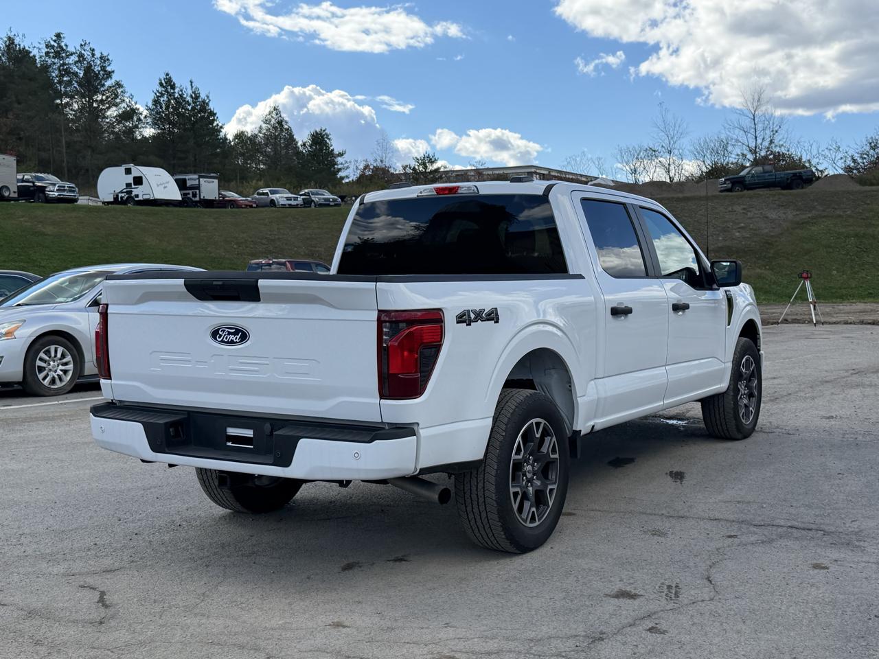 Ford F-150 STX SuperCrew 4WD 2025