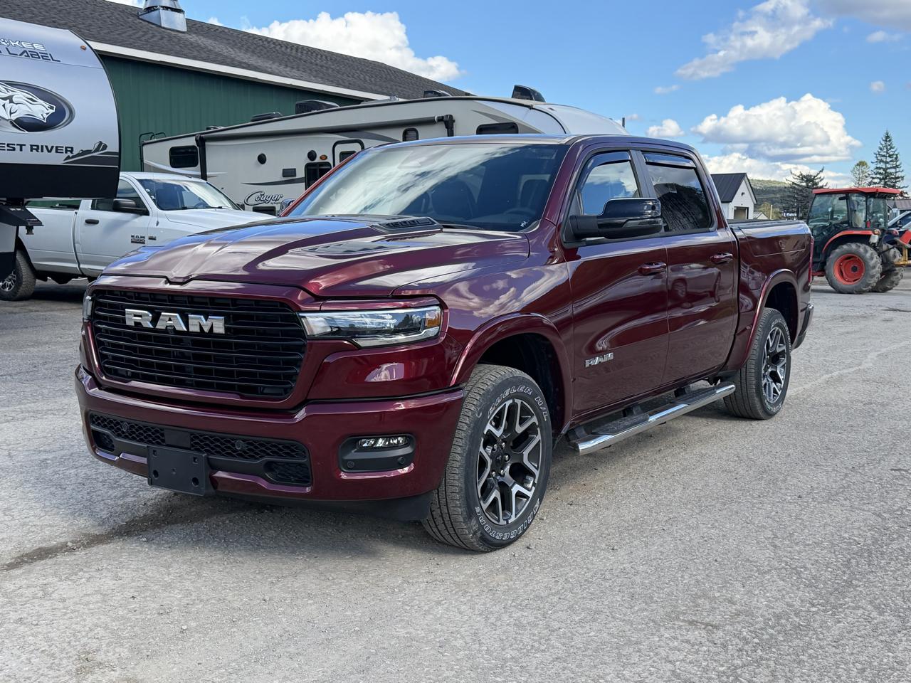 RAM 1500 Laramie Crew Cab SWB 4WD 2025