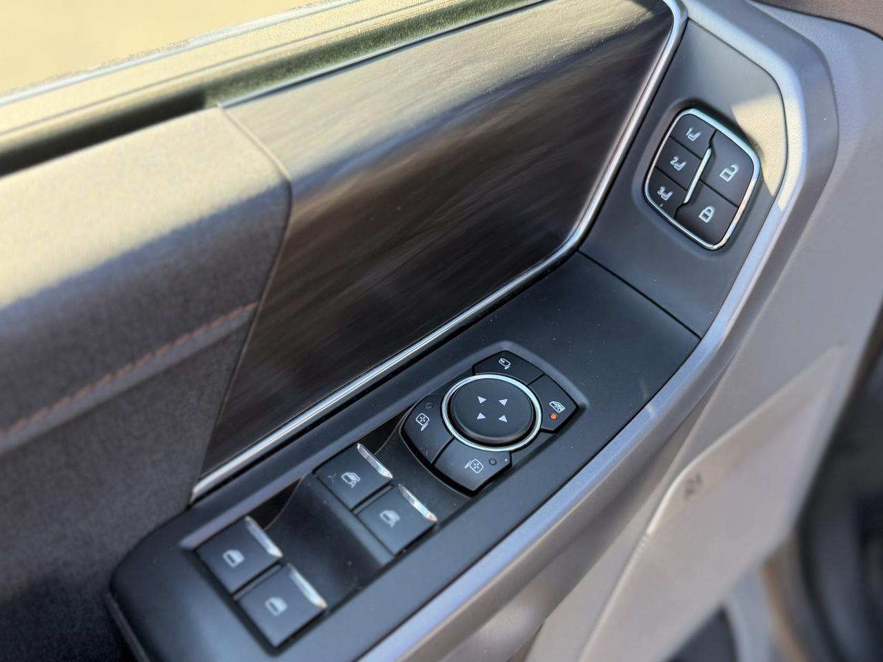 Ford F-150 Lariat SuperCrew 4WD 2025
