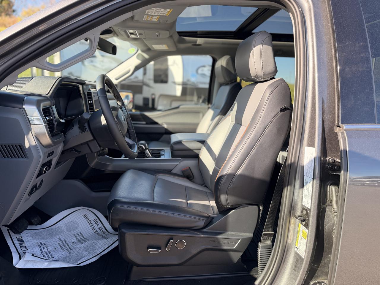 Ford F-150 Lariat SuperCrew 4WD 2025
