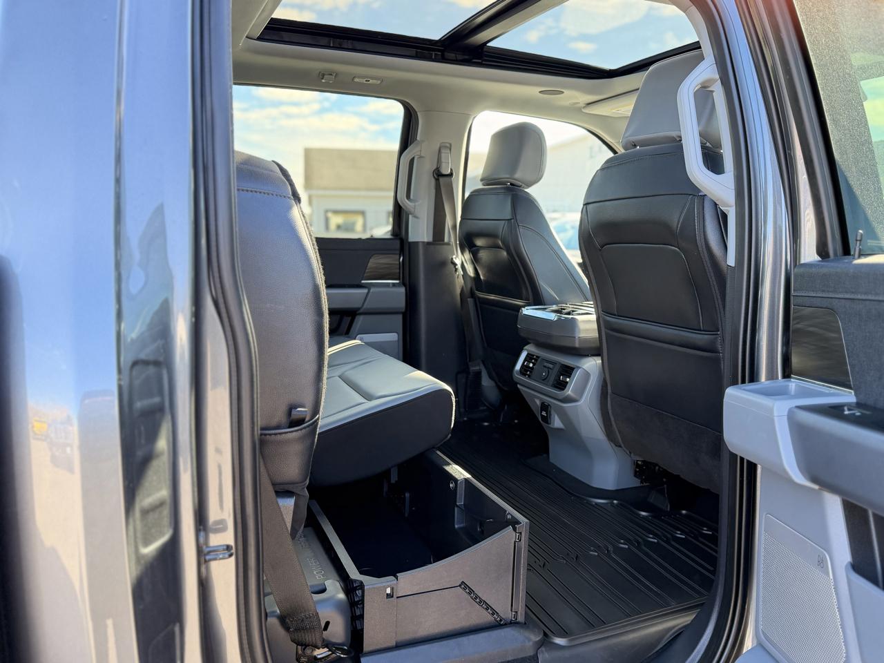 Ford F-150 Lariat SuperCrew 4WD 2025