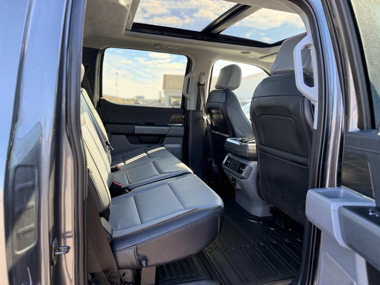 Ford F-150 Lariat SuperCrew 4WD 2025
