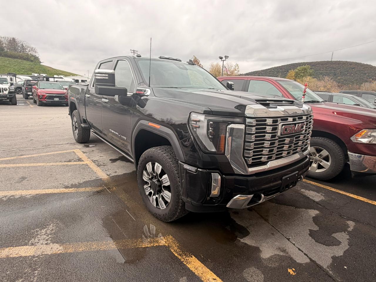 GMC Sierra 2500HD Denali Crew Cab 4WD SB 2024