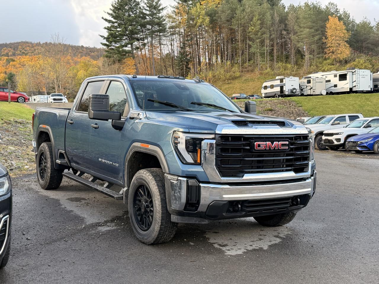 GMC Sierra 2500HD Pro Crew Cab 4WD SB 2024