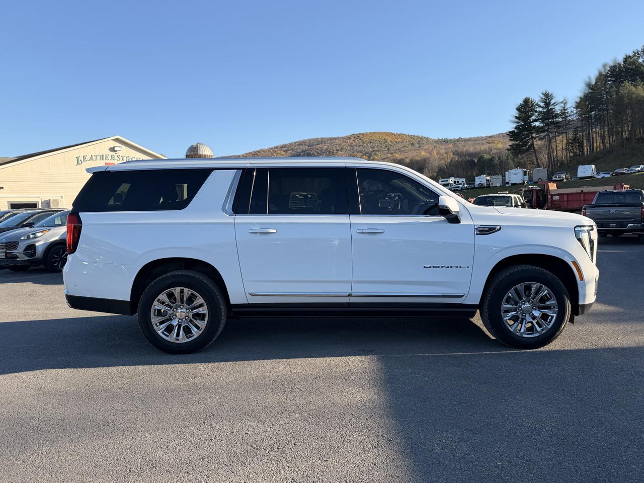 GMC Yukon XL Denali 4WD 2026