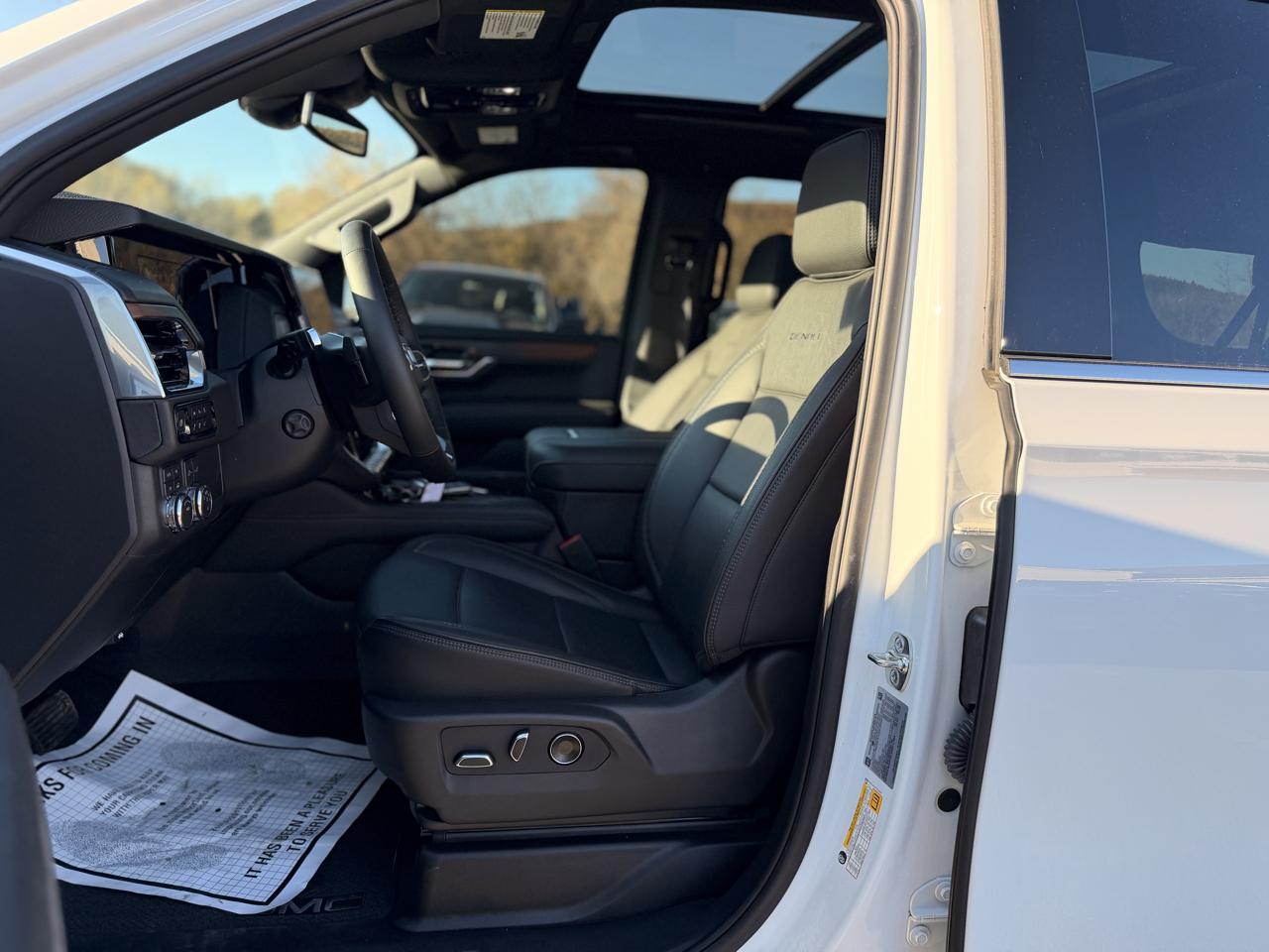 GMC Yukon XL Denali 4WD 2026