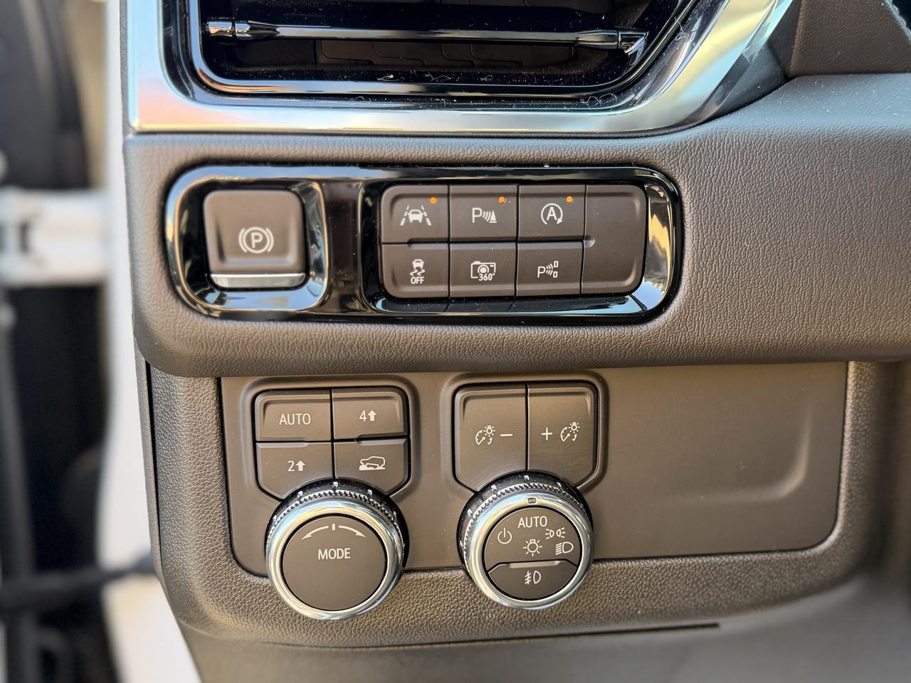 GMC Yukon XL Denali 4WD 2026
