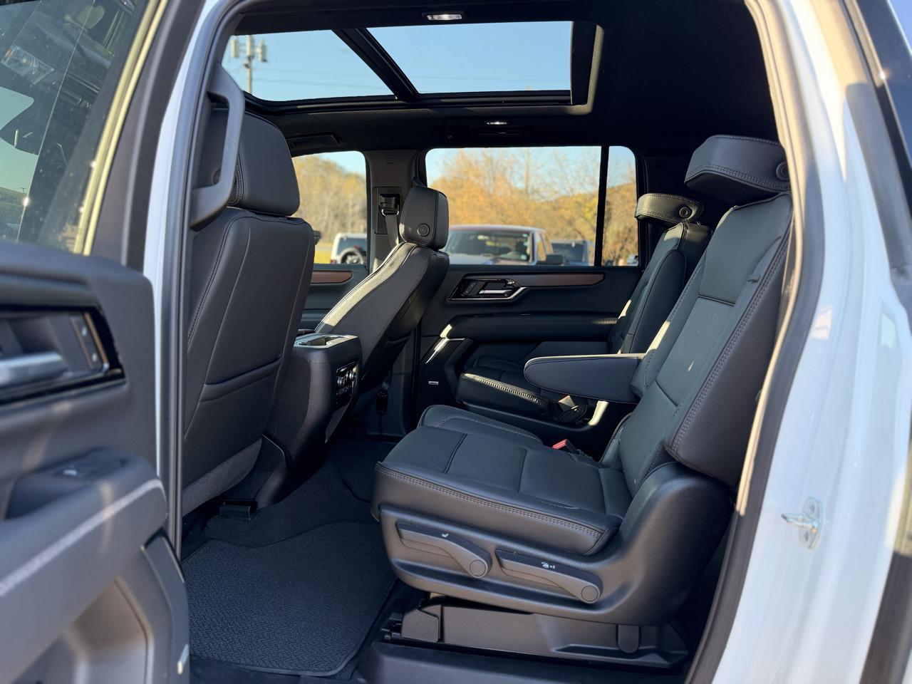 GMC Yukon XL Denali 4WD 2026