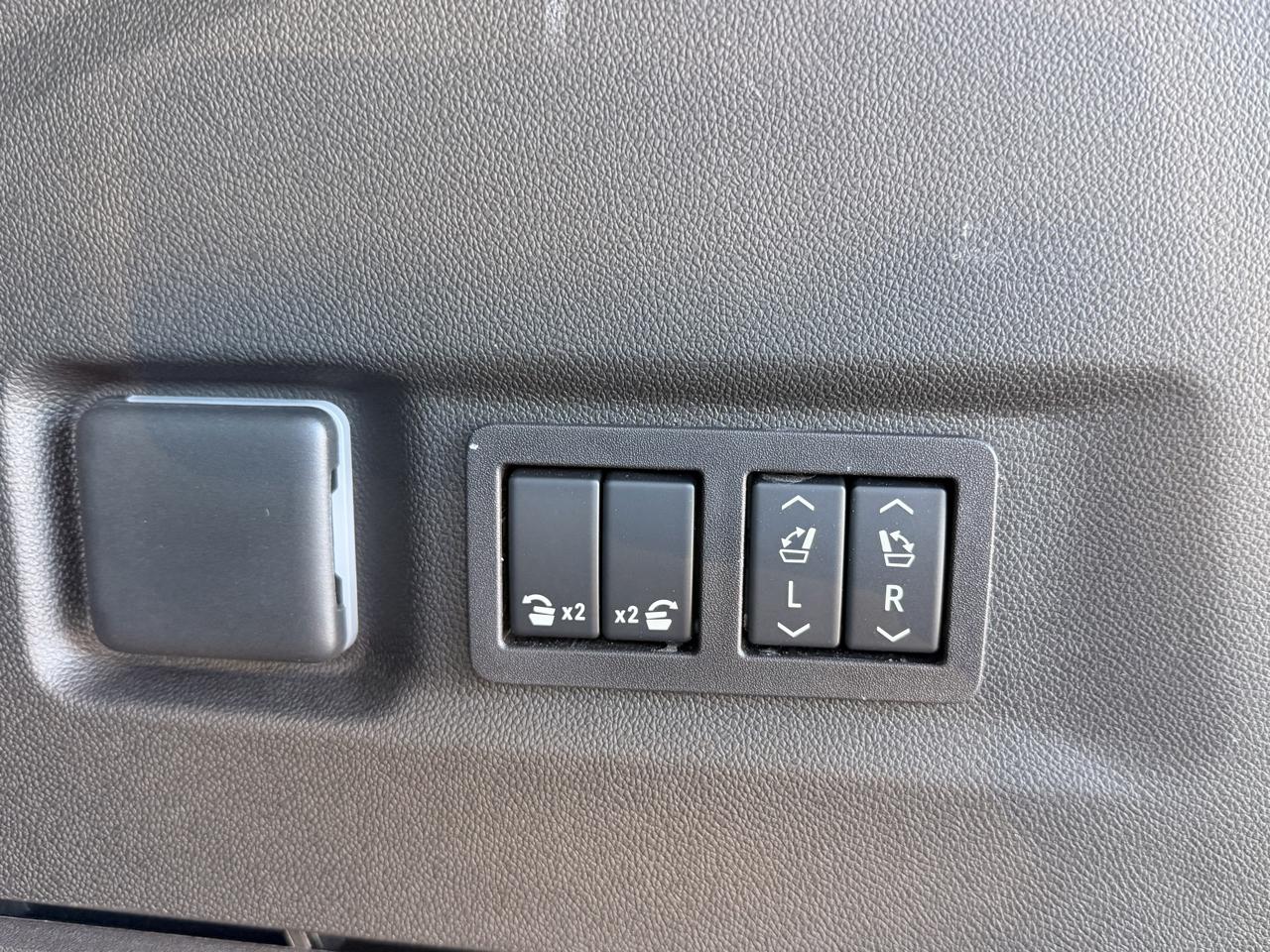 GMC Yukon XL Denali 4WD 2026