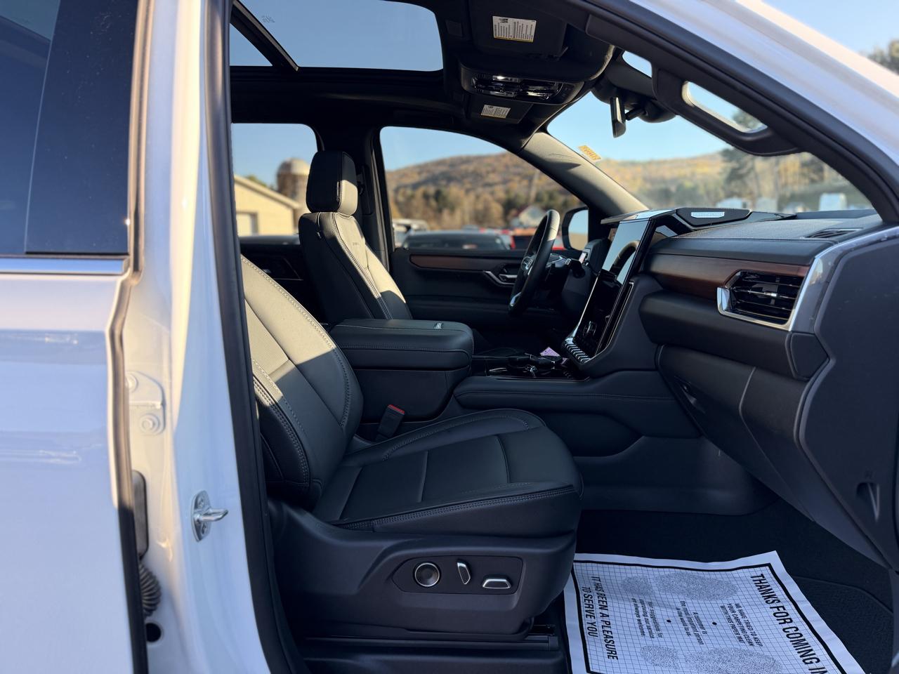 GMC Yukon XL Denali 4WD 2026