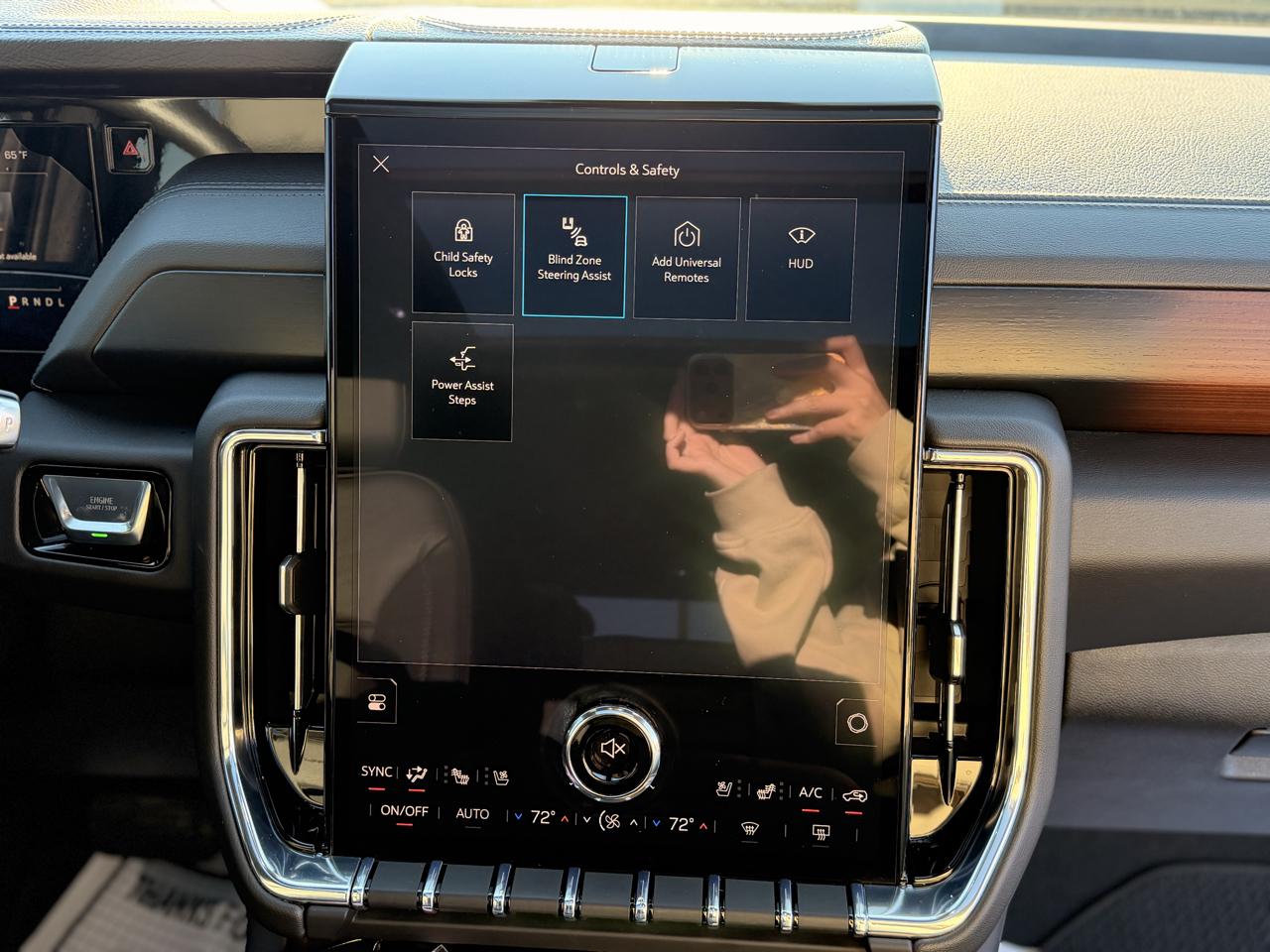 GMC Yukon XL Denali 4WD 2026