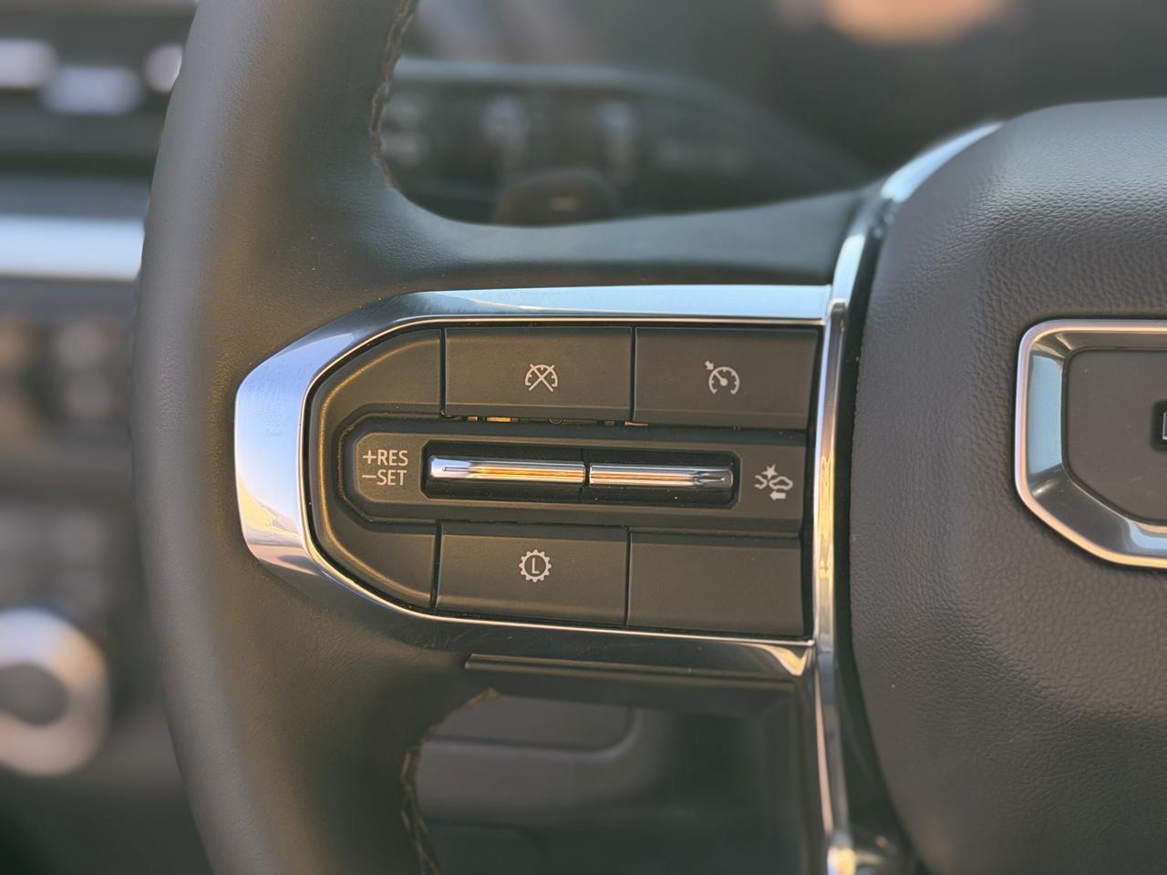 GMC Yukon XL Denali 4WD 2026