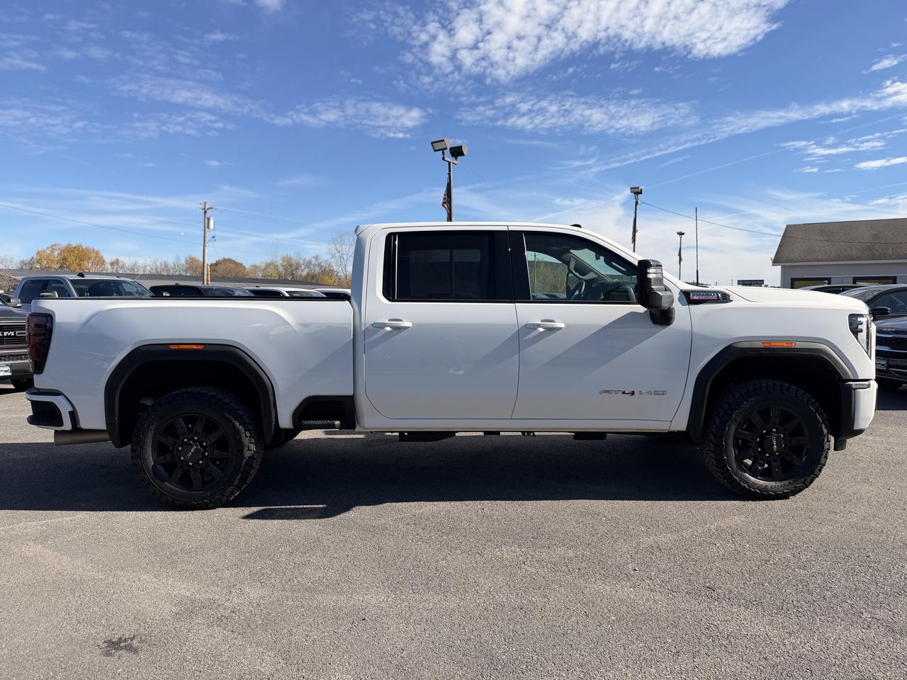 GMC Sierra 2500HD AT4 Crew Cab 4WD 2026