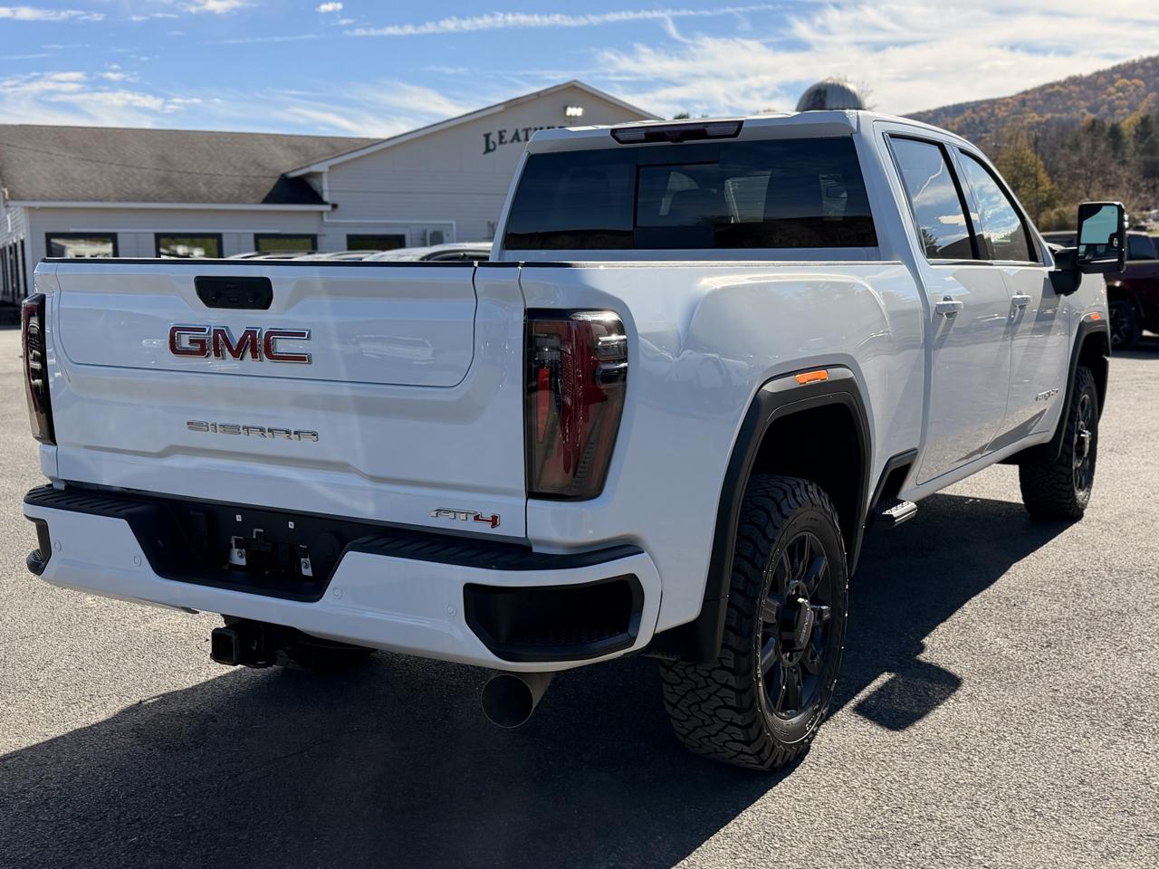 GMC Sierra 2500HD AT4 Crew Cab 4WD 2026