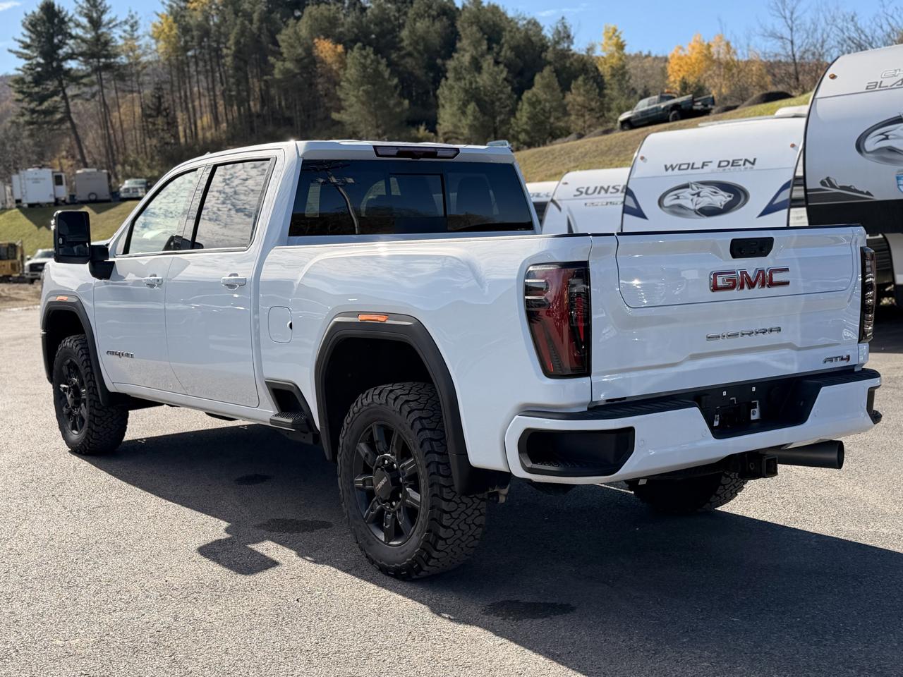 GMC Sierra 2500HD AT4 Crew Cab 4WD 2026