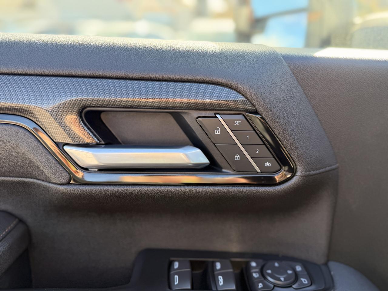 GMC Sierra 2500HD AT4 Crew Cab 4WD 2026