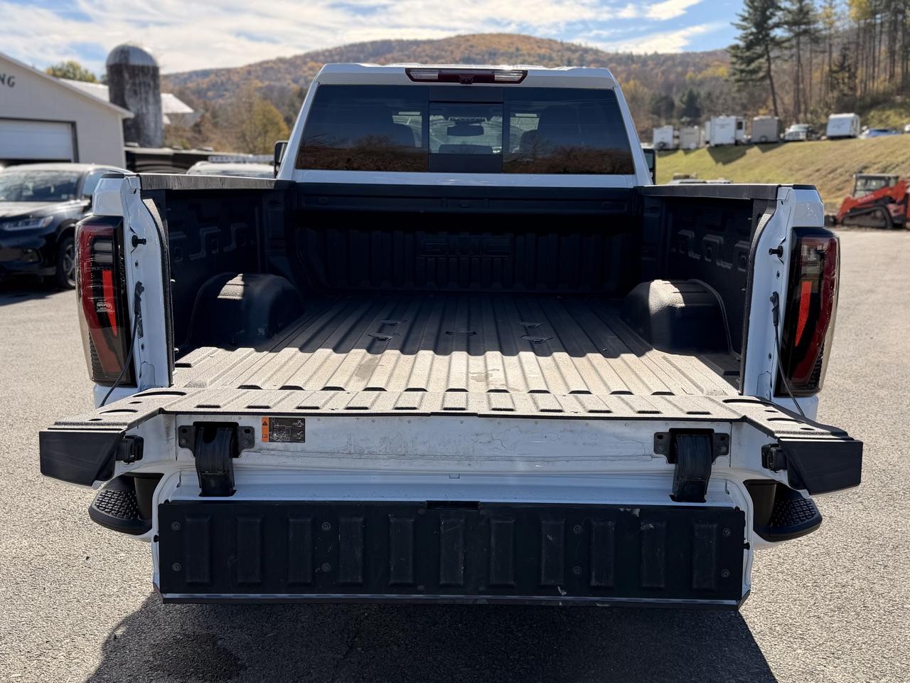 GMC Sierra 2500HD AT4 Crew Cab 4WD 2026